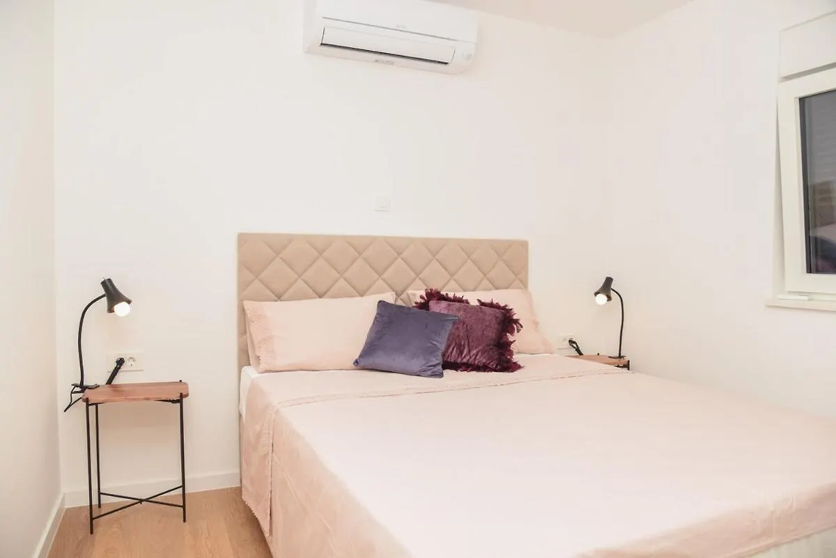 Casa Collina Villa Kastela 0*,  Croatia