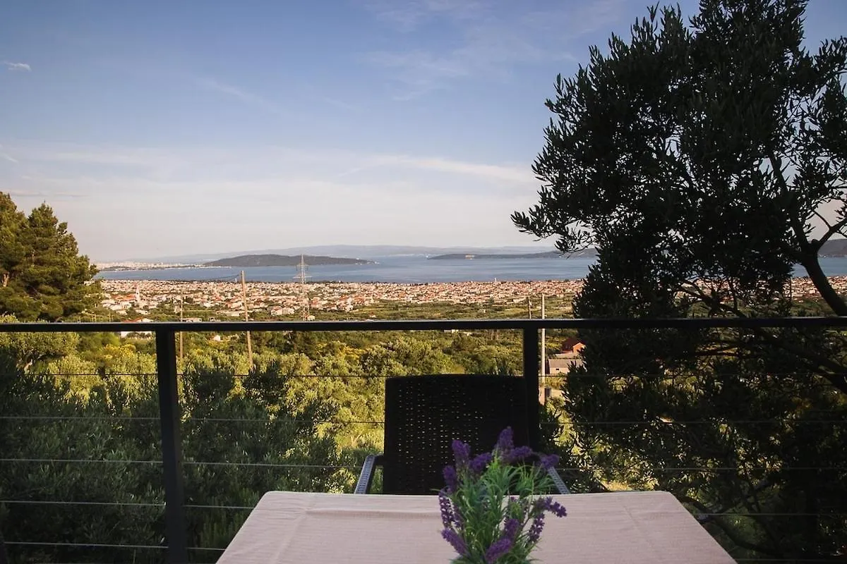 Casa Collina Villa Kastela 0*,